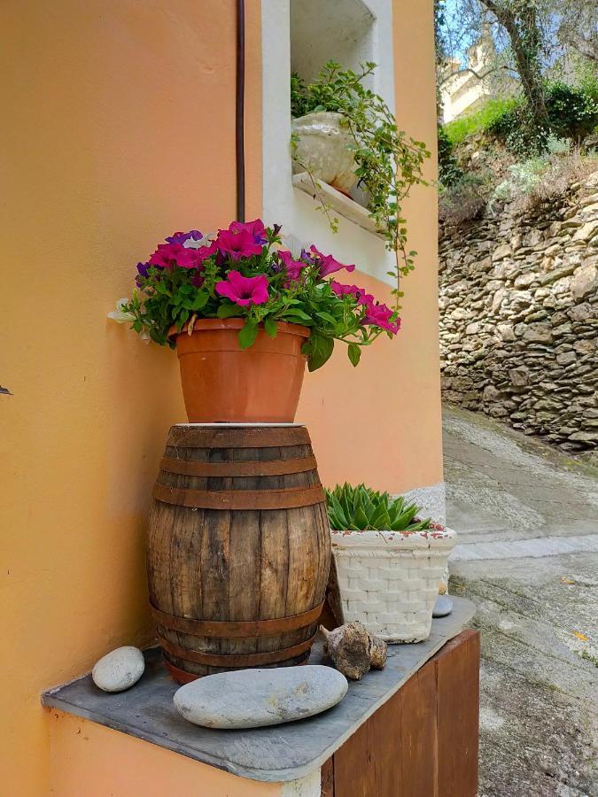 Casa Vacanze Sole Borghetto d'Arroscia Exterior foto